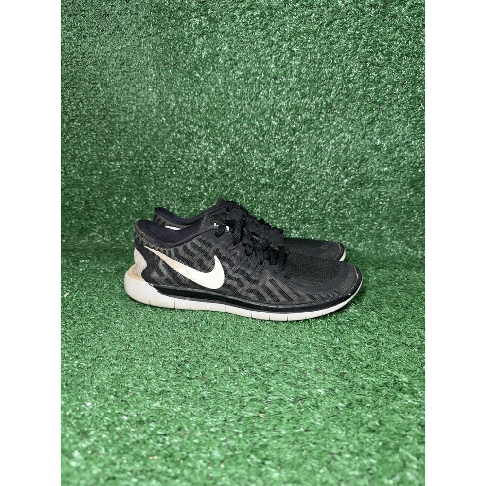 Nike Free Run Women Size 6 Black White Athletic Comfort Running Sneakers